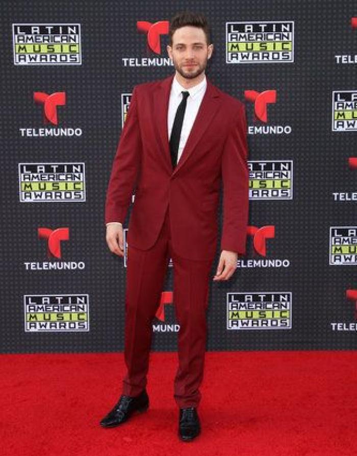 Primera edición de los Latin American Music Awards: famosos, premios y escotes increíbles