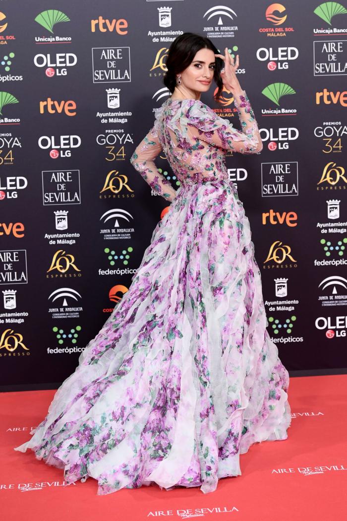 Penélope Cruz y Javier Bardem, en los Goya 2016: la nominada por 'Ma ma', de Versace