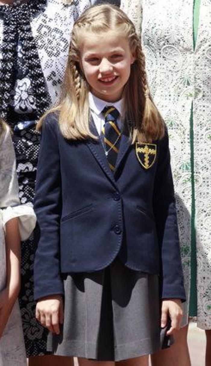 Las dos Españas, resumidas en los abrigos de las infantas para el desfile de la Fiesta Nacional