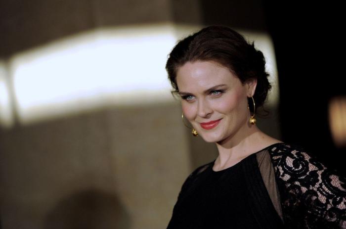 Christina Hendricks, Julianne Moore, Zooey Deschanel: ganan los premios de la crítica de televisión estadounidense