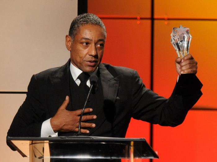 Christina Hendricks, Julianne Moore, Zooey Deschanel: ganan los premios de la crítica de televisión estadounidense