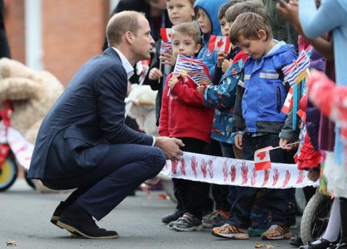 El príncipe Enrique denuncia una campaña de acoso a su novia, Meghan Markle