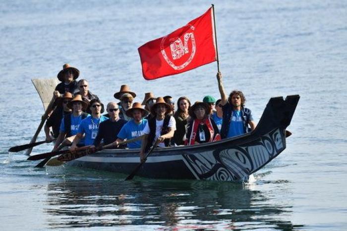 El príncipe Enrique denuncia una campaña de acoso a su novia, Meghan Markle