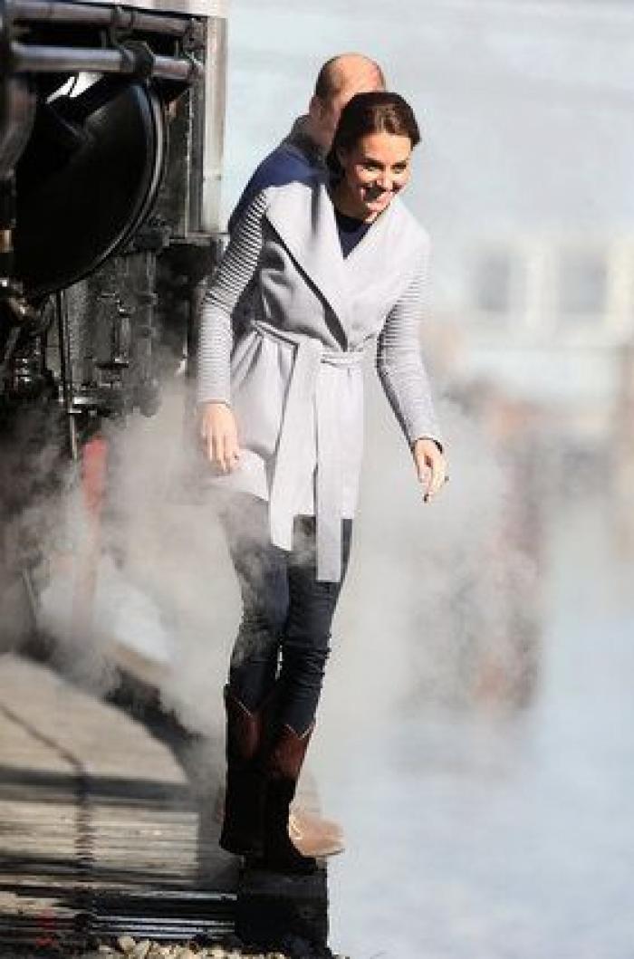 El príncipe Enrique denuncia una campaña de acoso a su novia, Meghan Markle