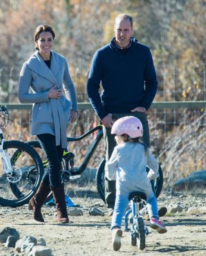 El príncipe Enrique denuncia una campaña de acoso a su novia, Meghan Markle