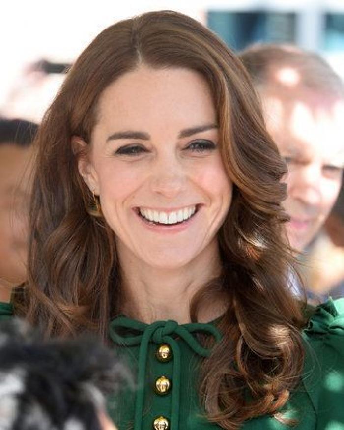 El príncipe Enrique denuncia una campaña de acoso a su novia, Meghan Markle