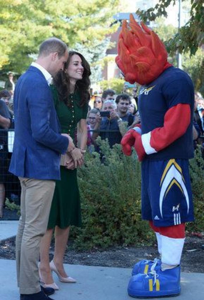 El príncipe Enrique denuncia una campaña de acoso a su novia, Meghan Markle