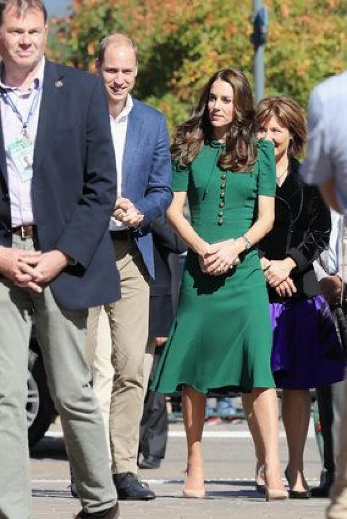 El príncipe Enrique denuncia una campaña de acoso a su novia, Meghan Markle