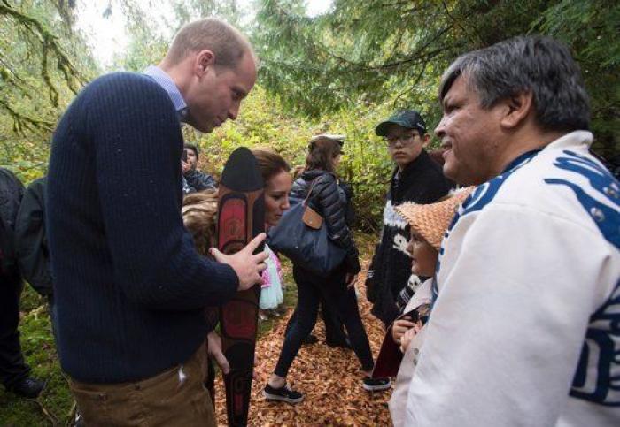 El príncipe Enrique denuncia una campaña de acoso a su novia, Meghan Markle