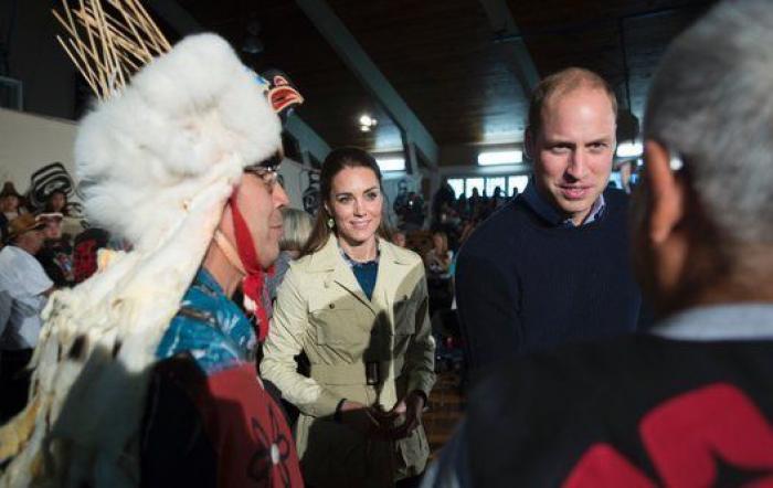 El príncipe Enrique denuncia una campaña de acoso a su novia, Meghan Markle