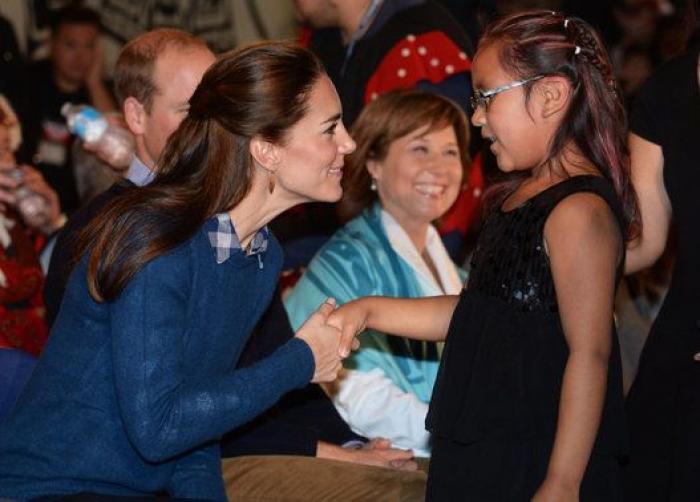 El príncipe Enrique denuncia una campaña de acoso a su novia, Meghan Markle