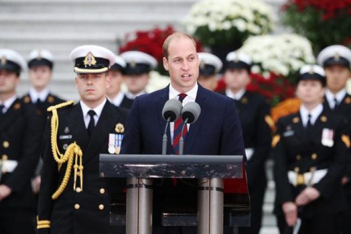 El príncipe Enrique denuncia una campaña de acoso a su novia, Meghan Markle