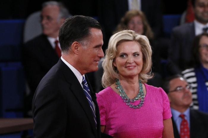 Debate en fucsia: Michelle Obama y Anne Romney, en el segundo cara a cara de candidatos (FOTOS)