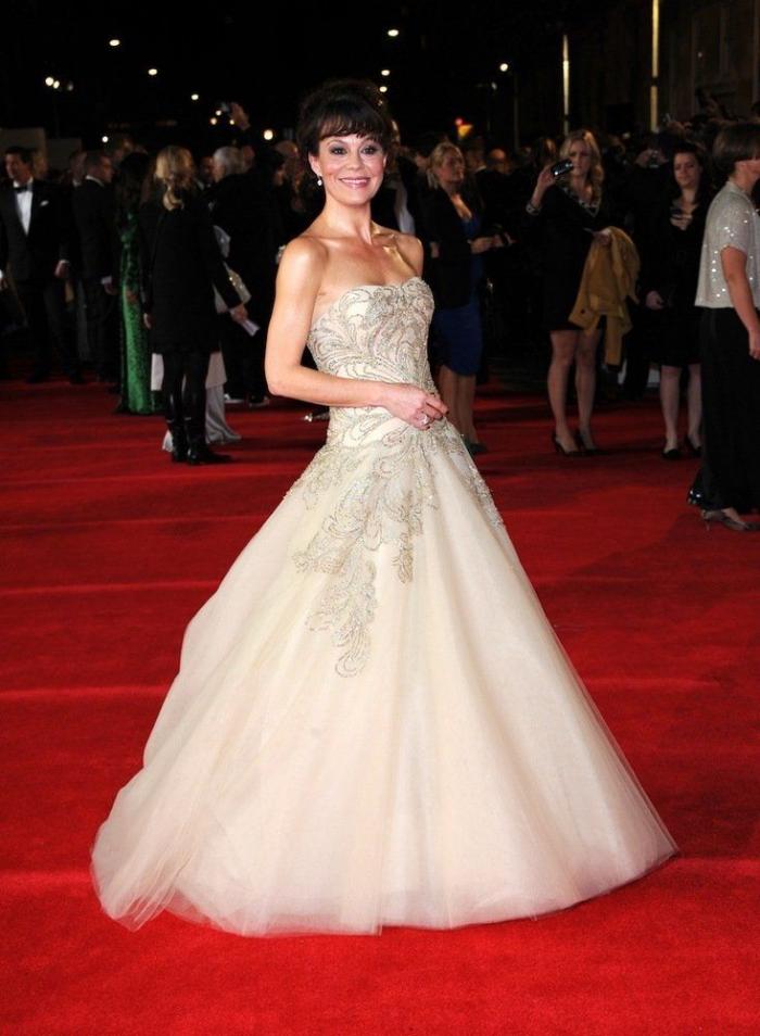 Alfombra roja de Skyfall: Penélope Cruz acompaña a Bardem en el estreno de la nueva película de James Bond (FOTOS)