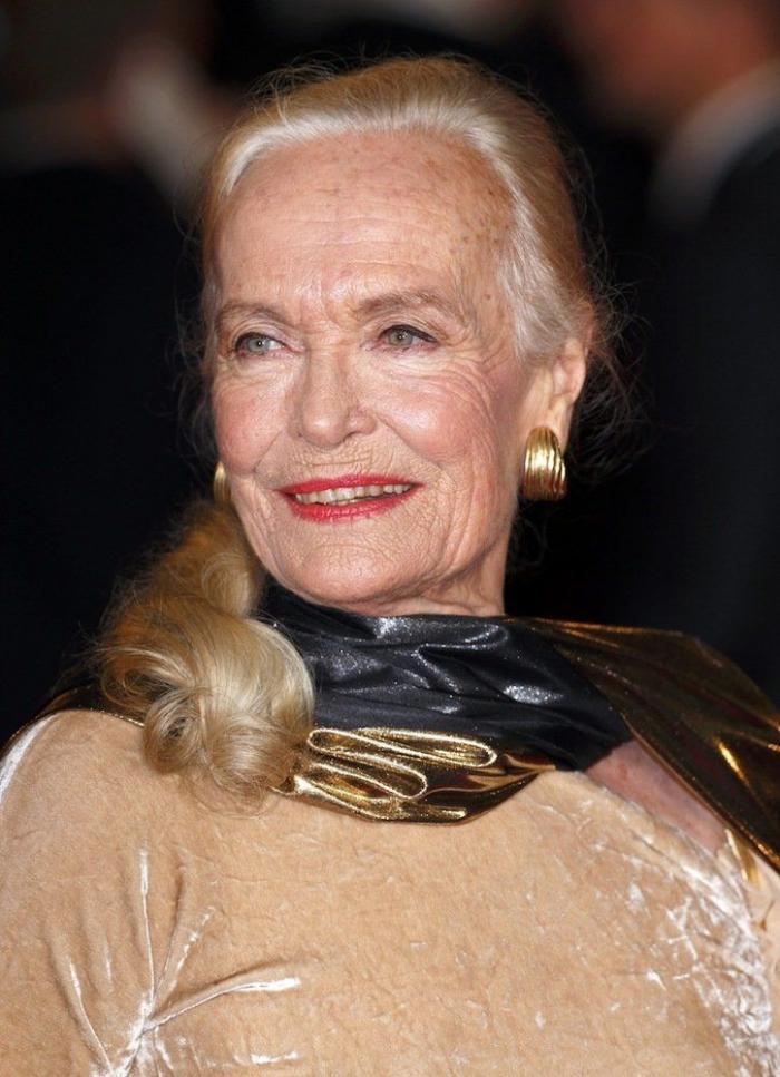 Alfombra roja de Skyfall: Penélope Cruz acompaña a Bardem en el estreno de la nueva película de James Bond (FOTOS)