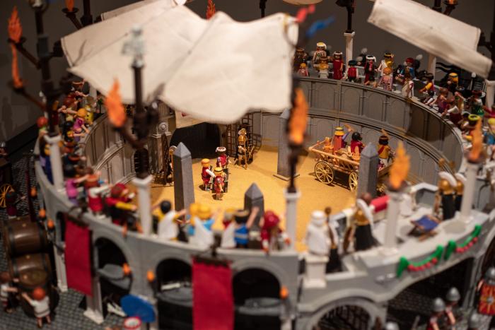 Clases de historia con Playmobil: la exposición de los clicks que te lleva del Antiguo Egipto a la actualidad