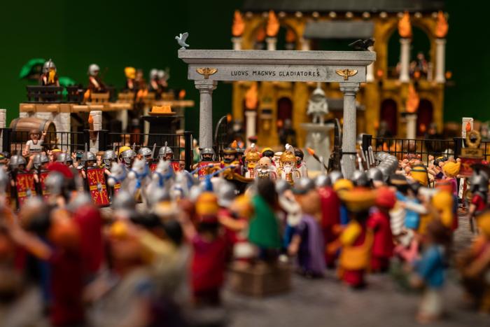 Clases de historia con Playmobil: la exposición de los clicks que te lleva del Antiguo Egipto a la actualidad
