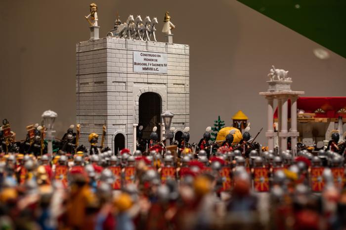 Clases de historia con Playmobil: la exposición de los clicks que te lleva del Antiguo Egipto a la actualidad