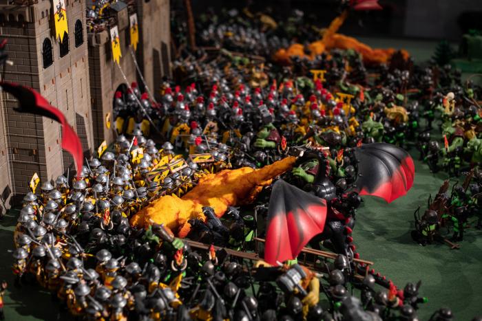 Clases de historia con Playmobil: la exposición de los clicks que te lleva del Antiguo Egipto a la actualidad