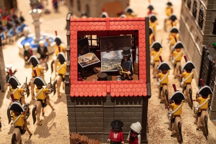 Clases de historia con Playmobil: la exposición de los clicks que te lleva del Antiguo Egipto a la actualidad