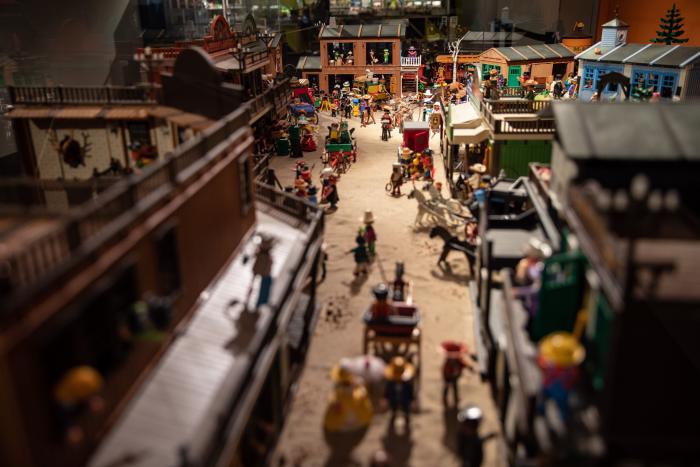 Clases de historia con Playmobil: la exposición de los clicks que te lleva del Antiguo Egipto a la actualidad