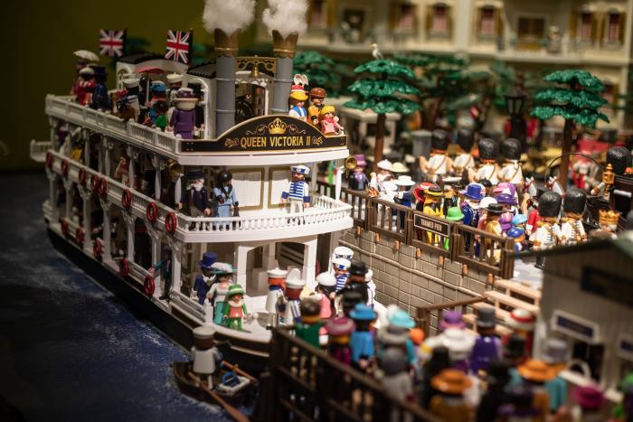 Clases de historia con Playmobil: la exposición de los clicks que te lleva del Antiguo Egipto a la actualidad