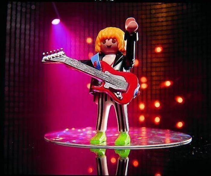 Esta imagen esconde más de 30 conocidos grupos musicales: ¿cuántos localizas?