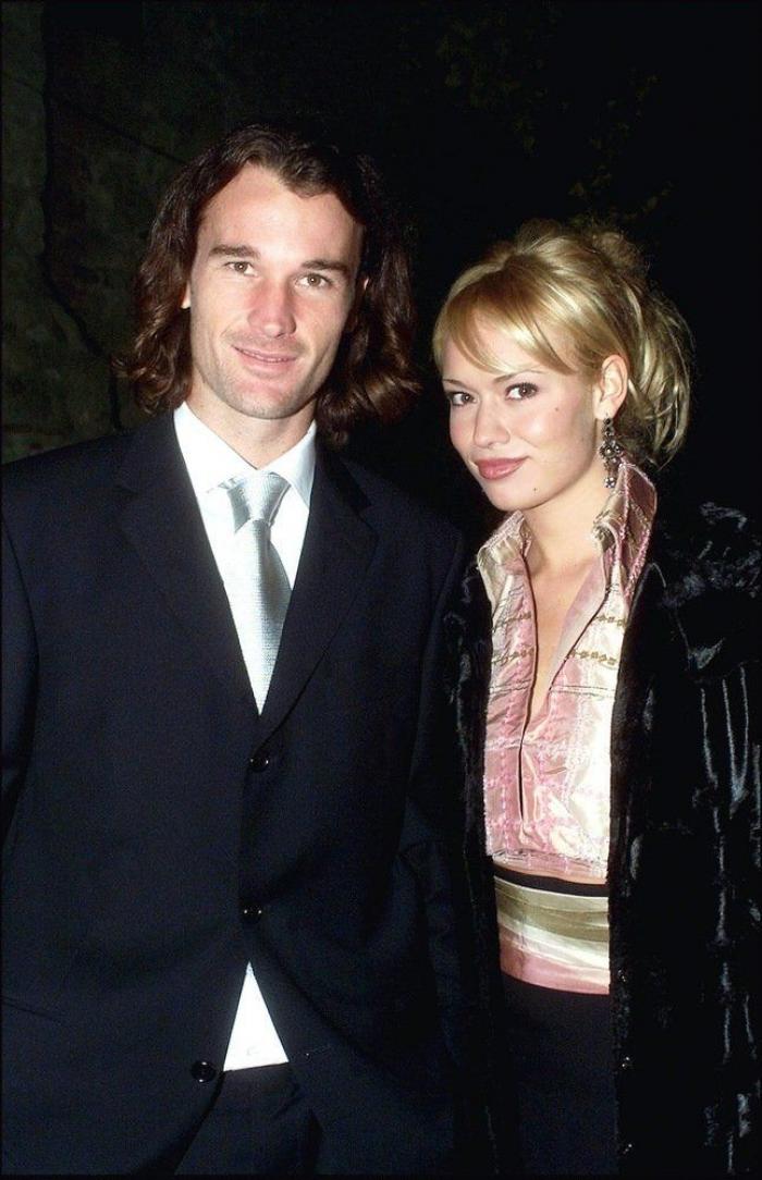 Patricia Conde enseña su truco para no aburrirse en el gimnasio: un libro