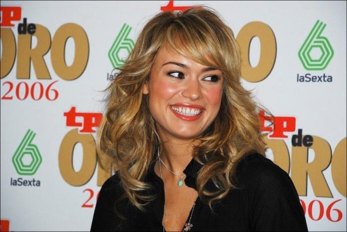 Patricia Conde enseña su truco para no aburrirse en el gimnasio: un libro