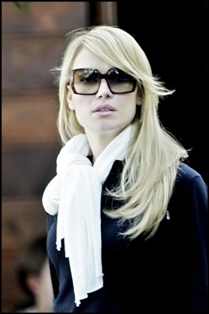 Patricia Conde enseña su truco para no aburrirse en el gimnasio: un libro