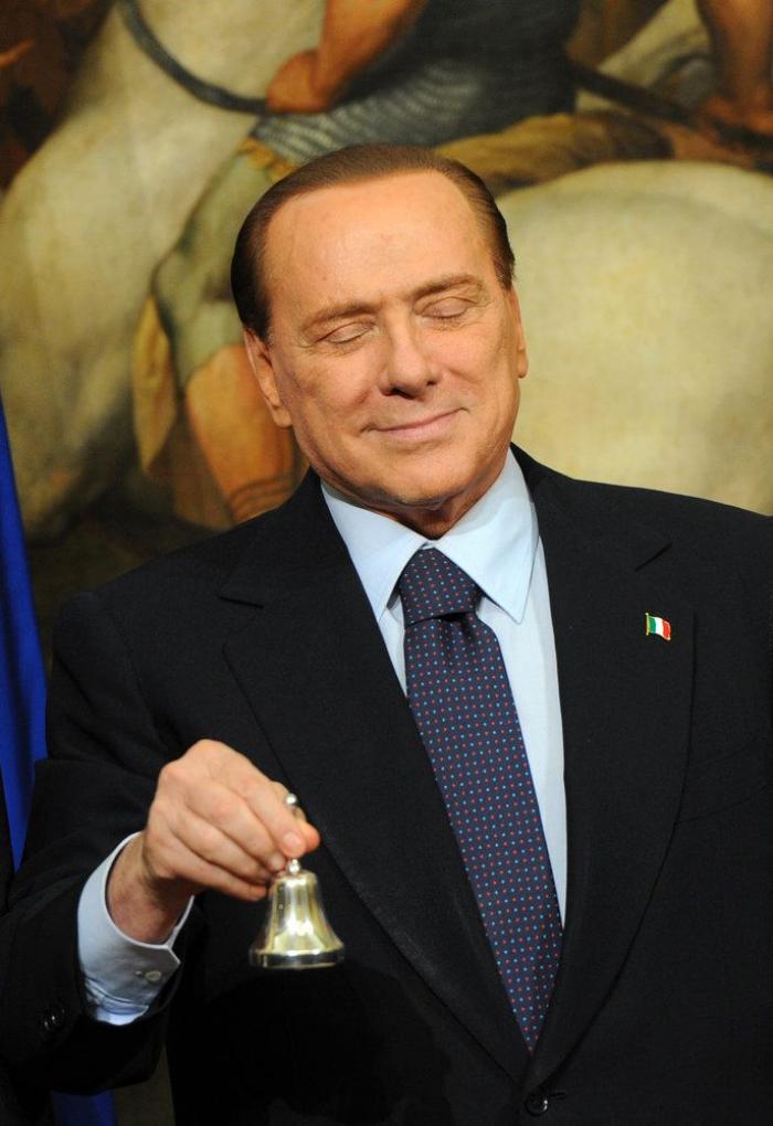 Berlusconi asegura ahora que si Monti se presenta como candidato, él no lo hará (FOTOS)