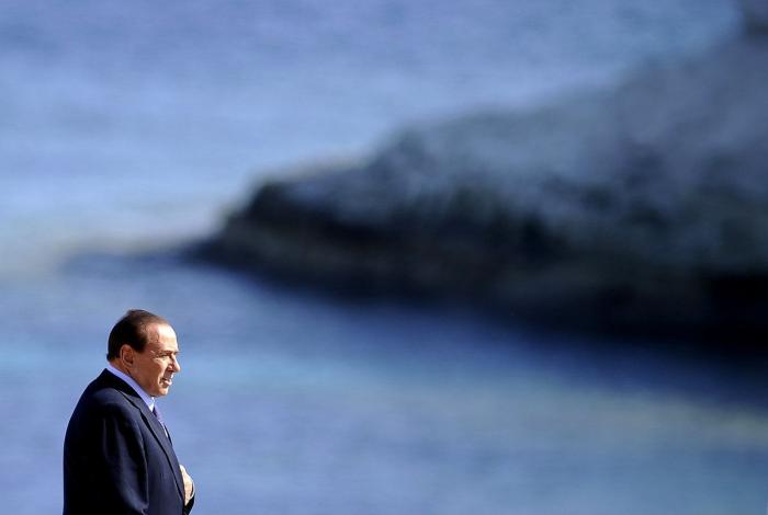 Berlusconi asegura ahora que si Monti se presenta como candidato, él no lo hará (FOTOS)