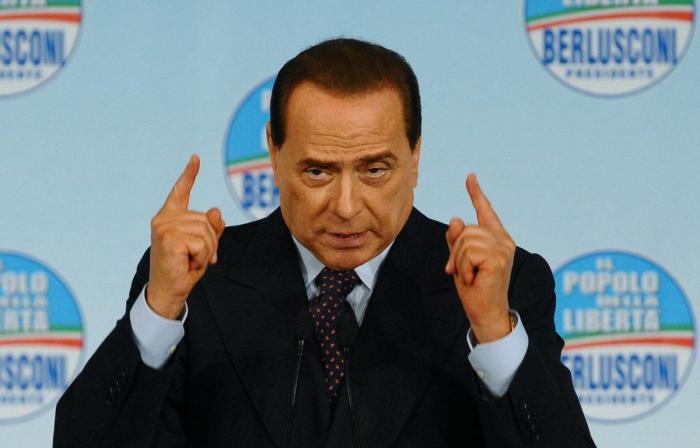 Berlusconi asegura ahora que si Monti se presenta como candidato, él no lo hará (FOTOS)