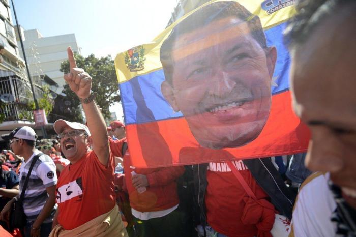 Miles de personas marchan por Caracas en apoyo a Hugo Chávez (FOTOS)
