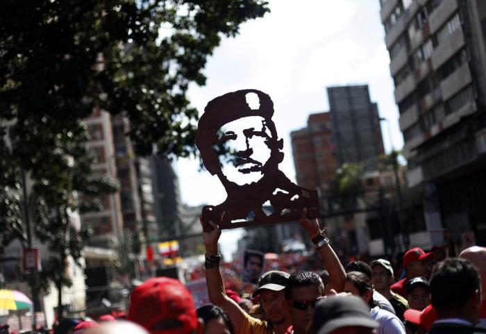 Miles de personas marchan por Caracas en apoyo a Hugo Chávez (FOTOS)