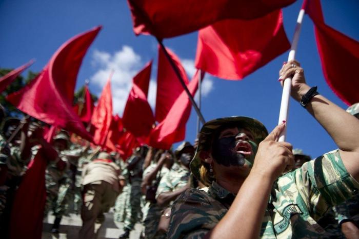 Miles de personas marchan por Caracas en apoyo a Hugo Chávez (FOTOS)