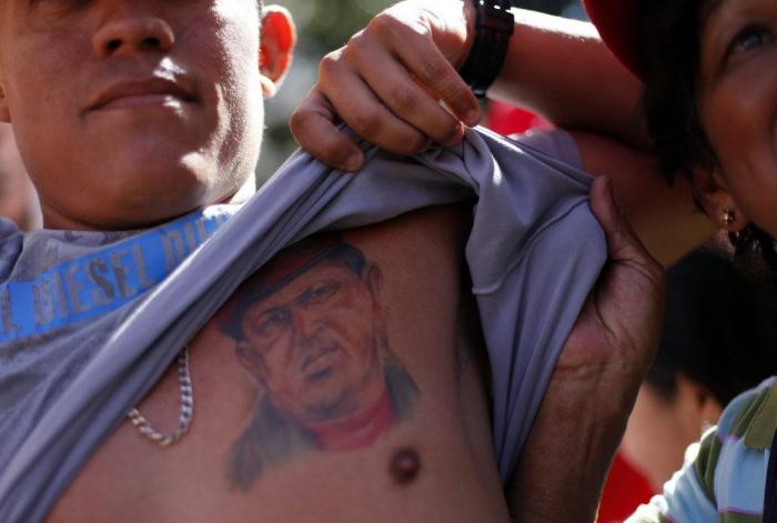 Miles de personas marchan por Caracas en apoyo a Hugo Chávez (FOTOS)