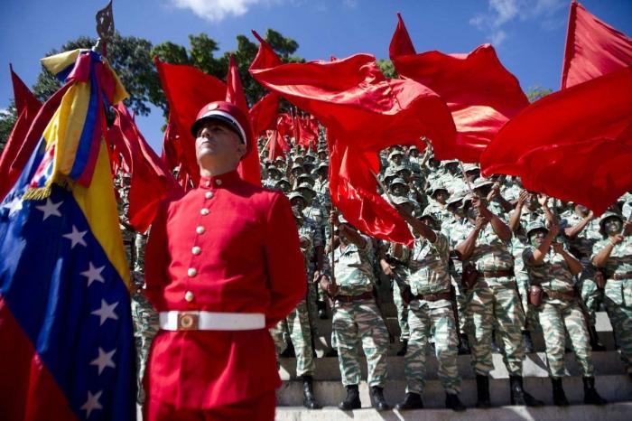 Miles de personas marchan por Caracas en apoyo a Hugo Chávez (FOTOS)