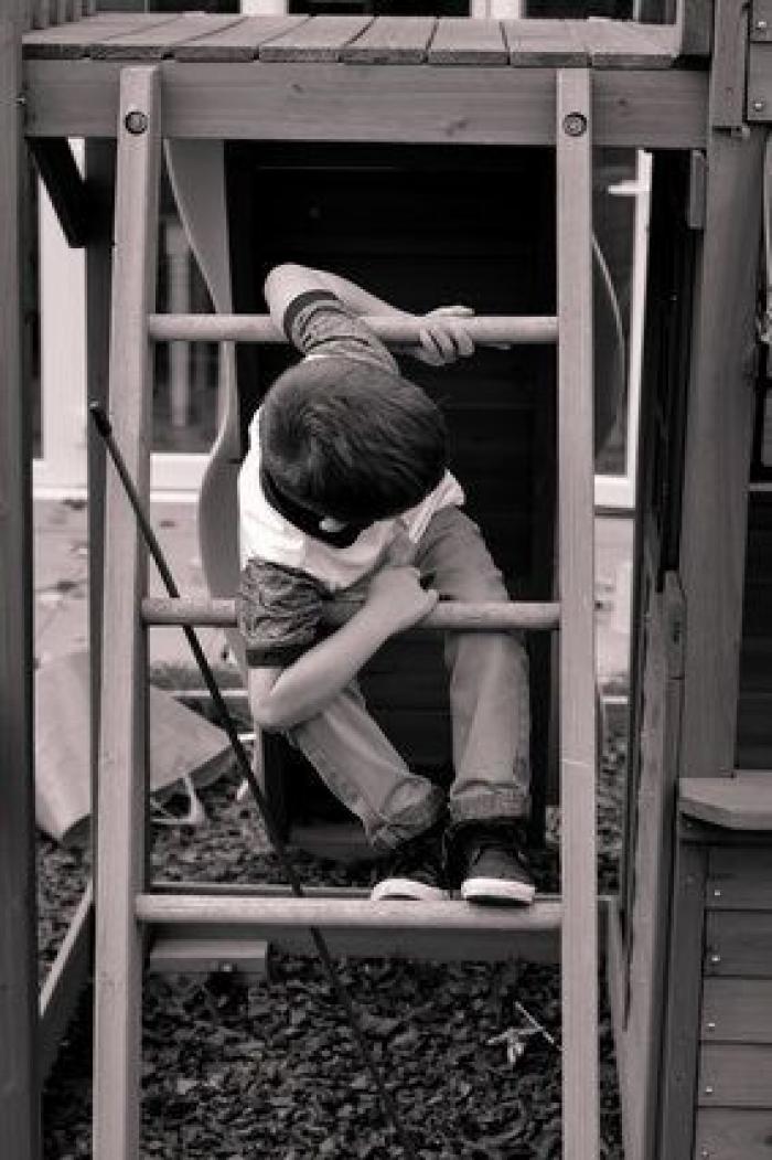 Denuncian ante el Defensor las expulsiones de niños con autismo den varios campamentos