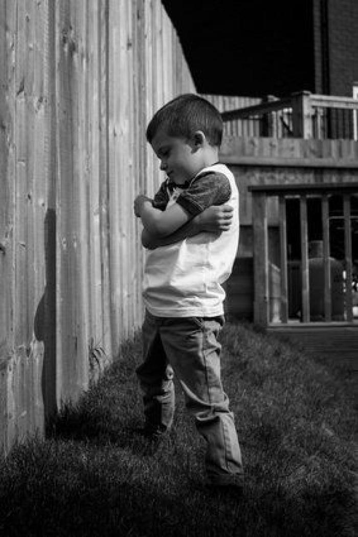 Denuncian ante el Defensor las expulsiones de niños con autismo den varios campamentos