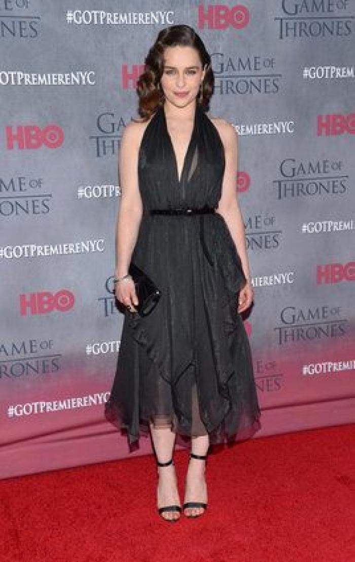 Emilia Clarke, borracha y retocada para su posado como la mujer más sexy del mundo en 'Esquire'