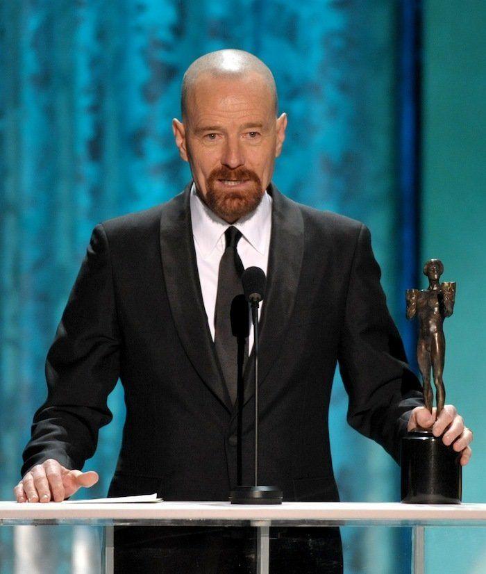 Descuidos de famosas: Jennifer Lawrence con vestido "roto" en los premios del Sindicato de Actores (FOTOS, GIF)