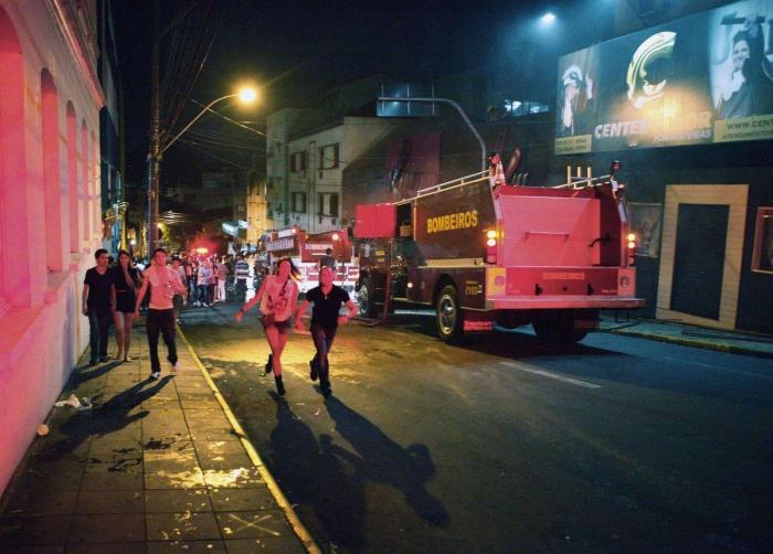 Tragedia en Brasil: Un cúmulo de negligencias agravaron las consecuencias del incendio (FOTOS)