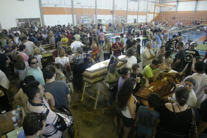 Tragedia en Brasil: Un cúmulo de negligencias agravaron las consecuencias del incendio (FOTOS)