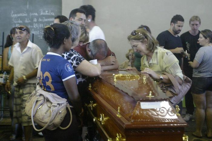 Tragedia en Brasil: Un cúmulo de negligencias agravaron las consecuencias del incendio (FOTOS)