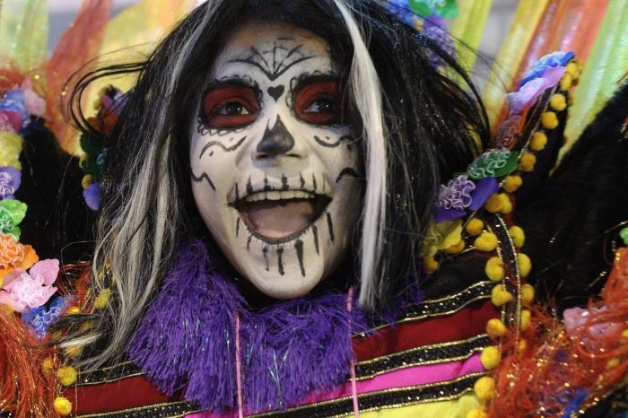 Disfraces 2013: Brasil se entrega de lleno a su multitudinario carnaval (FOTOS)