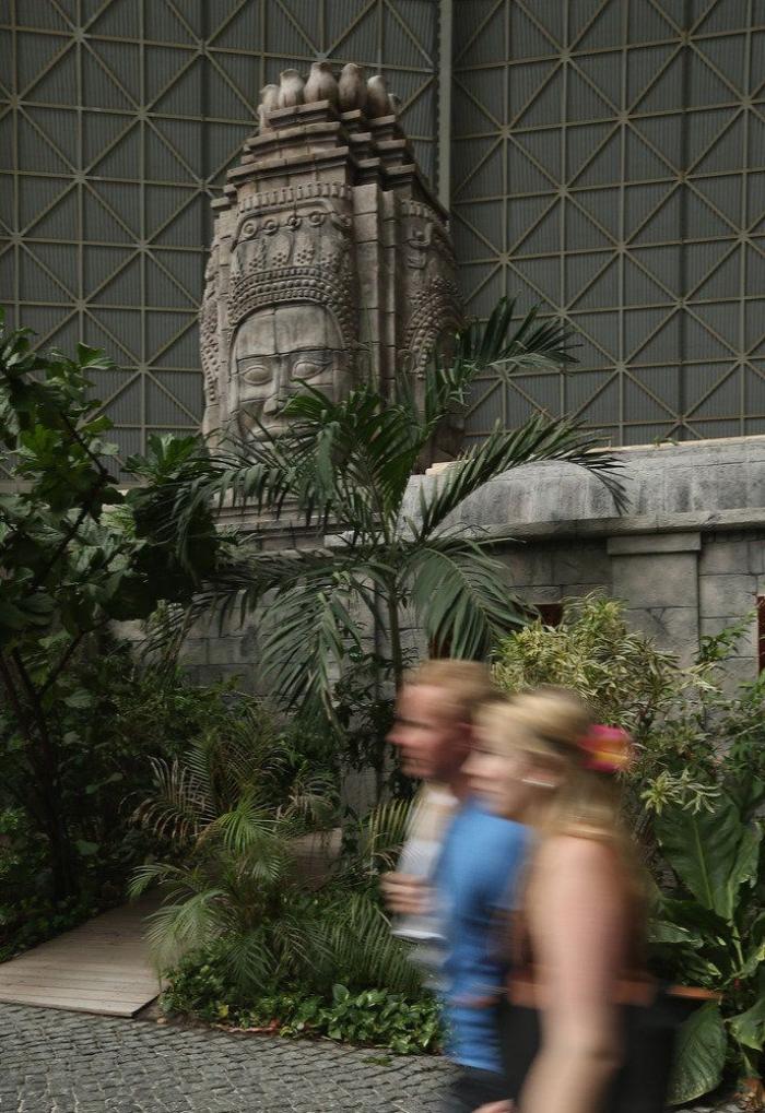 'Paraíso' tropical artificial de Alemania: un antiguo hangar para imaginar la playa todo el año (FOTOS)