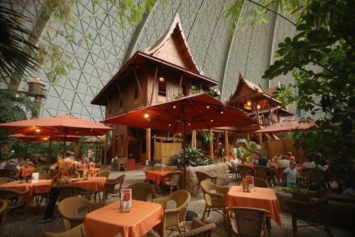 'Paraíso' tropical artificial de Alemania: un antiguo hangar para imaginar la playa todo el año (FOTOS)