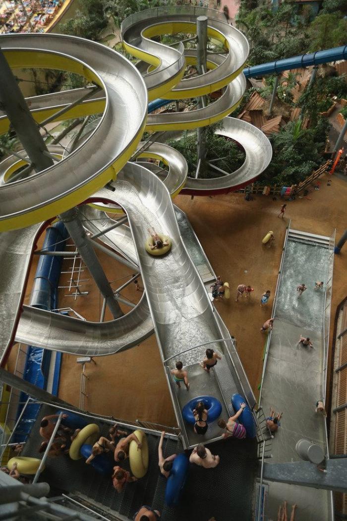 'Paraíso' tropical artificial de Alemania: un antiguo hangar para imaginar la playa todo el año (FOTOS)