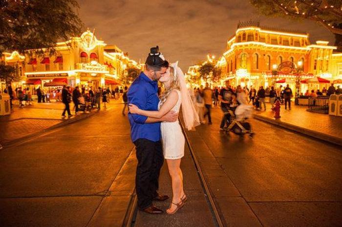 17 ideas mágicas para una sesión de fotos de compromiso inspirada en Disney